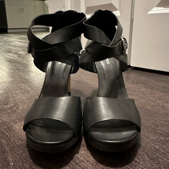 Marc Fisher Heels Never worn - Picture 4 of 4
